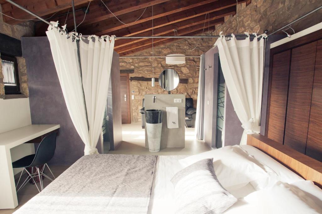 Hotel Restaurante Masia La Torre Mora de Rubielos Pokoj fotografie